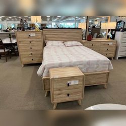 5 pieces Brown Color King or queen Bedroom Set