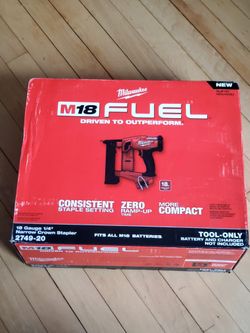 Milwaukee M18 Fuel Engrapadora NUEVA!!!! Milwaukee M18 Fuel Narrow Crown Stapler NEW!!!!