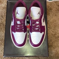 Women’s Jordan 1 Low Size 8.5