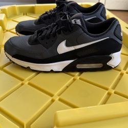Nike Air Max 90 Men’s Size 10