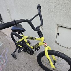 Kids Huffy bike with quick release training wheels asking  40