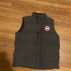 Canada Goose Puffer Vest