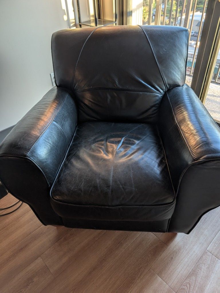 Black Leather Oversized Arm Chair Highest Quality