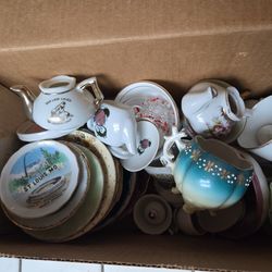 Vintage Tea cups and saucers