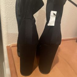 Boots size 6