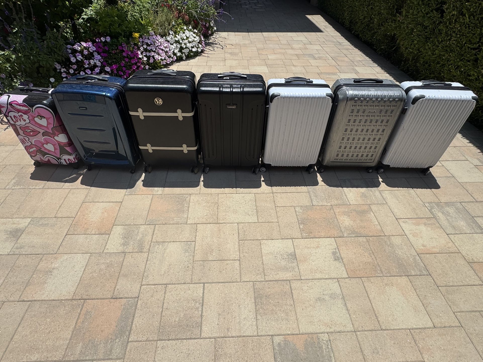 Lot of 7 Hardside Suitcase Luggage for Airport and Travel (See Description)
