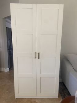 ***Beautiful IKEA cabinet***