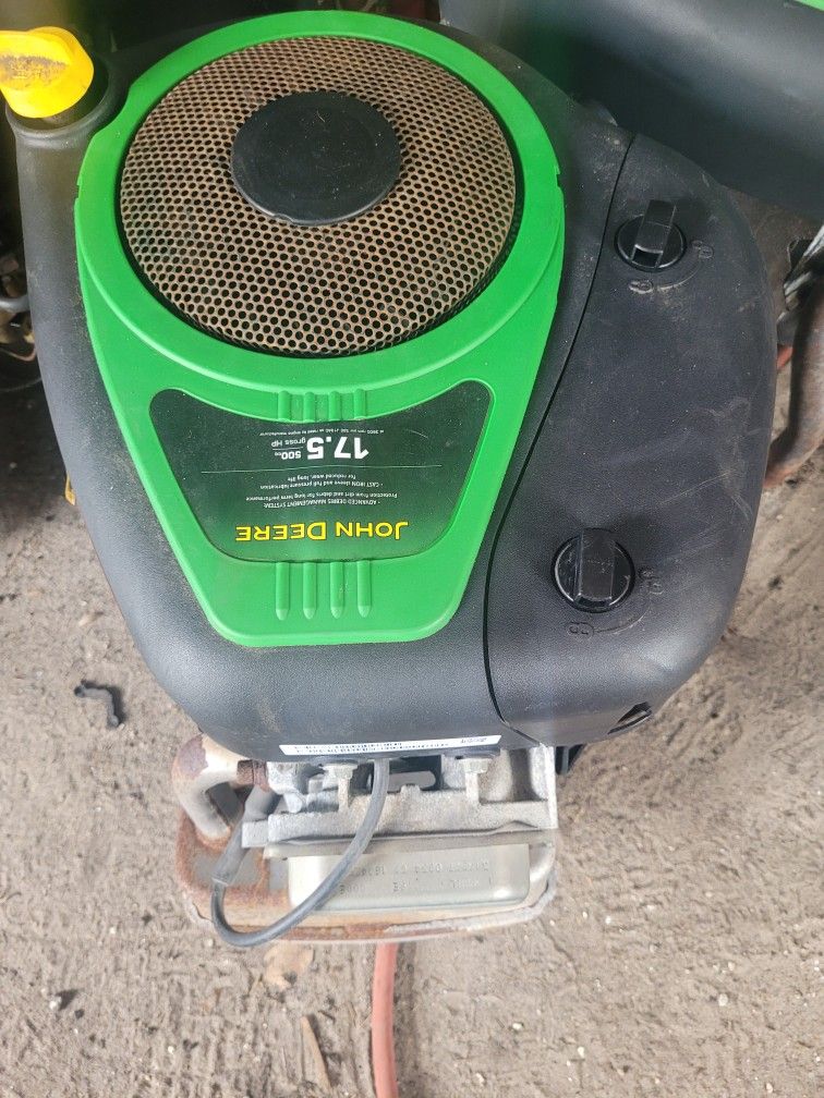 ((READ AD))((17.5hp Briggs Engine)) Riding Mower