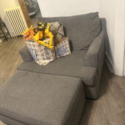 Love Seat With Ornaments (storage) 