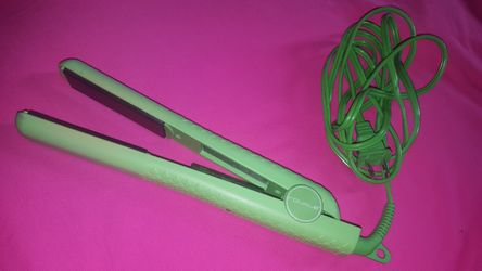 Royale hair straightener