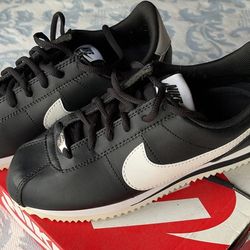 5y black leather Nike Cortez