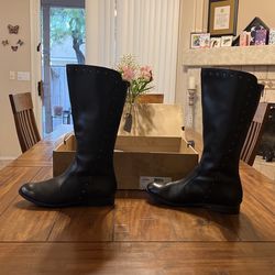 BORN BLACK LEATHER BOOTS SIZE 10