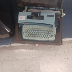 Typewriter 