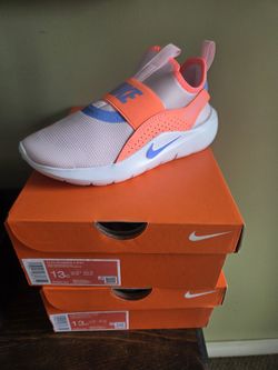 Girls NIKE sneakers 