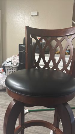 4 stool chairs 150 obo