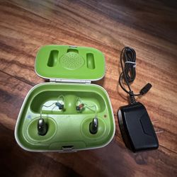 New Phonak Hearing AIDS Very Good Condition 