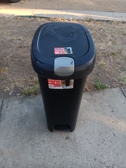 !! 12 Gallon Indoor Trash Can
