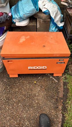 Metal tool box