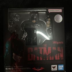 S.H. Figuarts The Batman (2022) *LOOK AT DISCRIPTION*