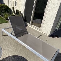 Chaise Lounge