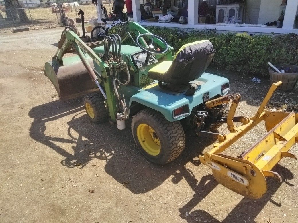 John Deere 316 Tractor
