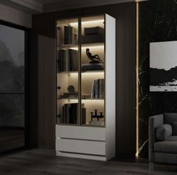 Display Cabinet with Light