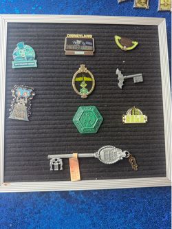 Hunted masion pins and key