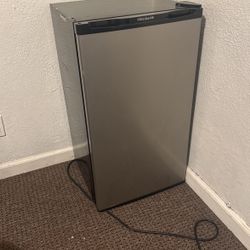Frigidaire Fridge 