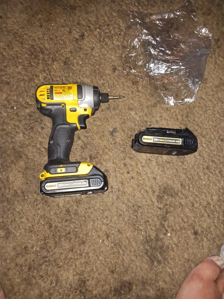 Dewalt Impact 1/4 Drill With 2 Batteries 