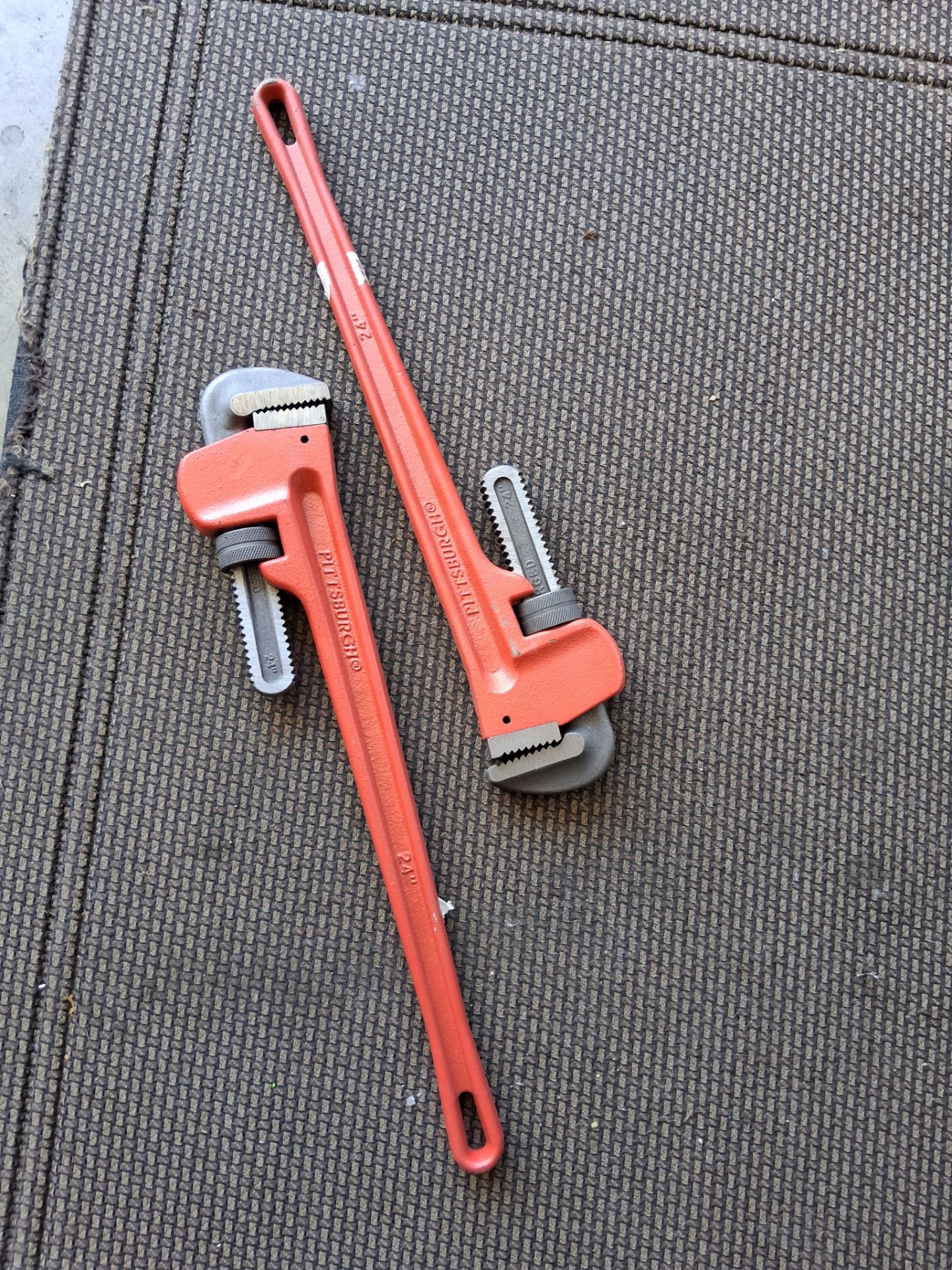 2--24" Pipe Wrench