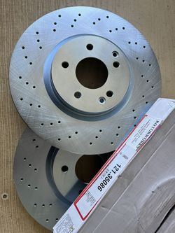 Mercedes SLK300 09-10-11 Front Drill Rotors Brake Pads