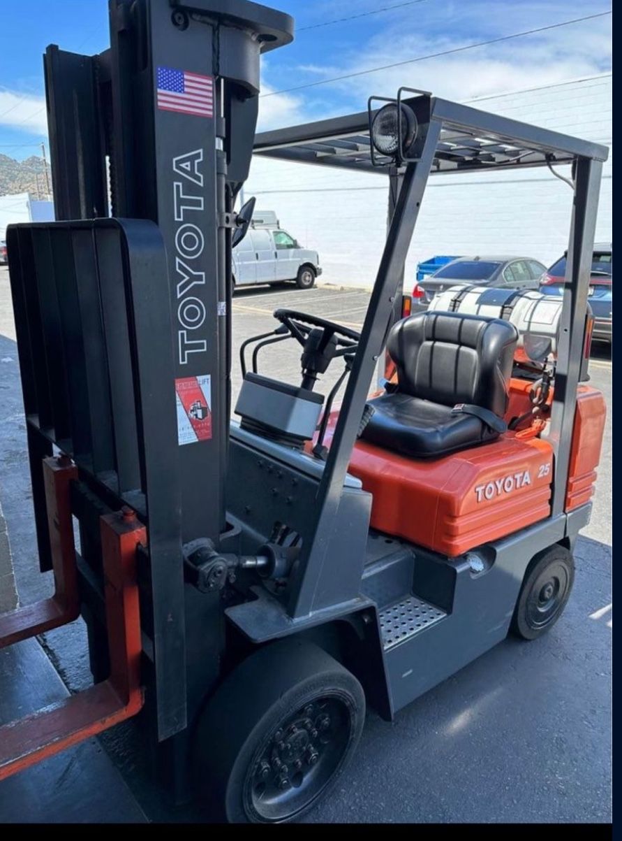 Forklift