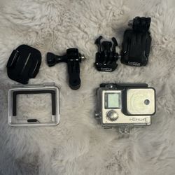 GO PRO HERO 4