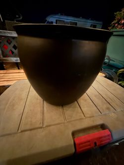 Large Black Ceramic Planter Pot.  Read description 1st