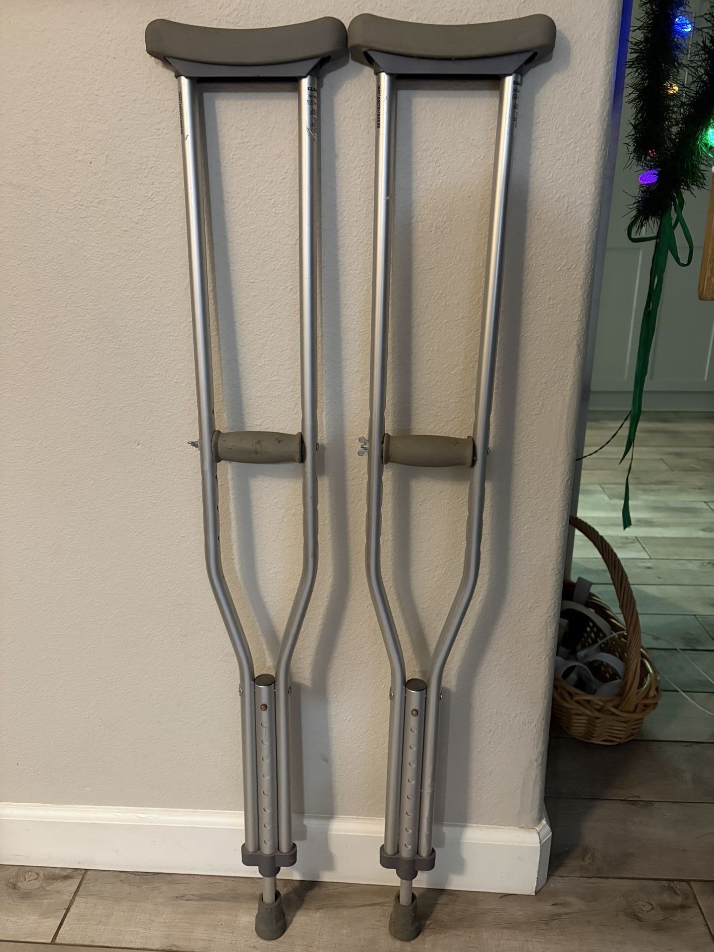 Kid’s Crutches