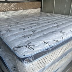 King Pillow Top Mattress And Box Spring