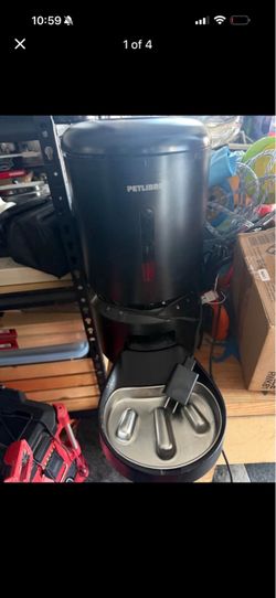 Dog feeder