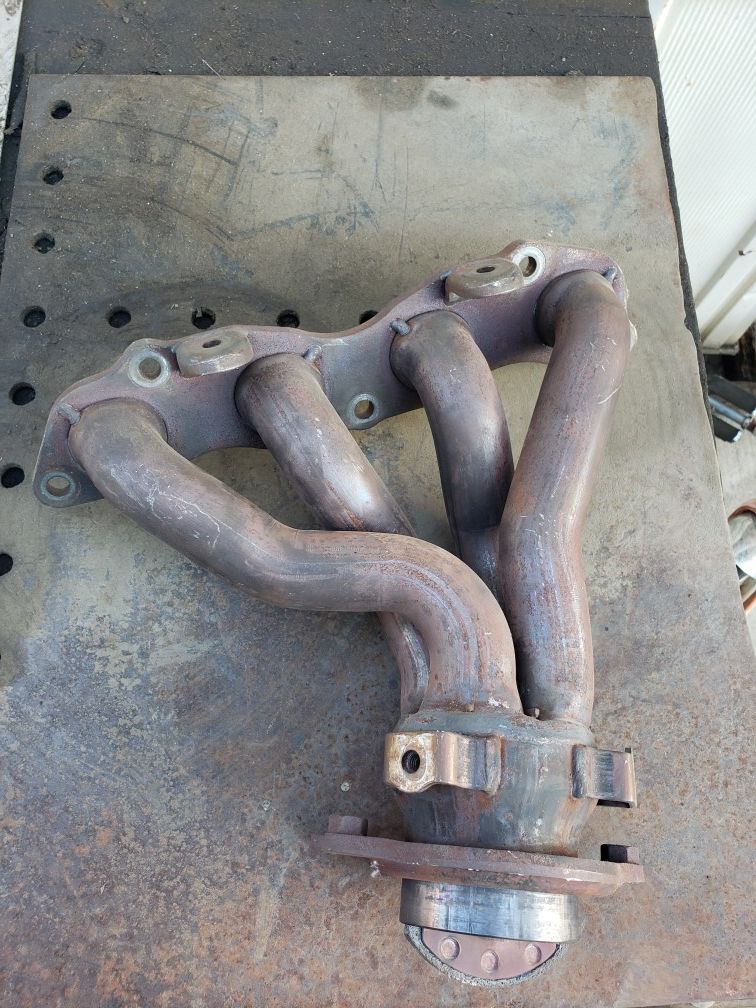 K20A2 Stock Exhaust Header.