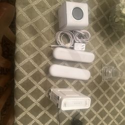 Amplifi HD Wireless Mesh Router With 2 Antennas & Arris Surfboard Modem