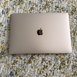 MacBook Air M1 (2020) – 8GB / 256GB – Excellent Condition  - WITH BOX 