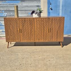 NORDIC STYLE SIDEBOARD OR BUFFET BRAND NEW ASSEMBLED 63X17X34 REGULABLE SHELVES