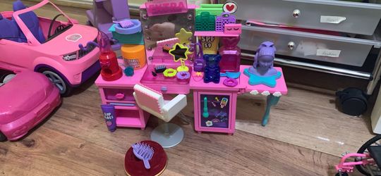 Barbie EXTRA vanity