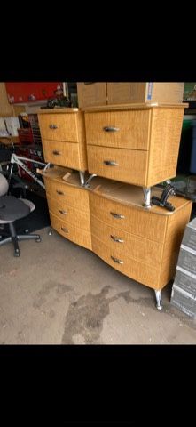 Dresser/Nightstand/Mirror Set