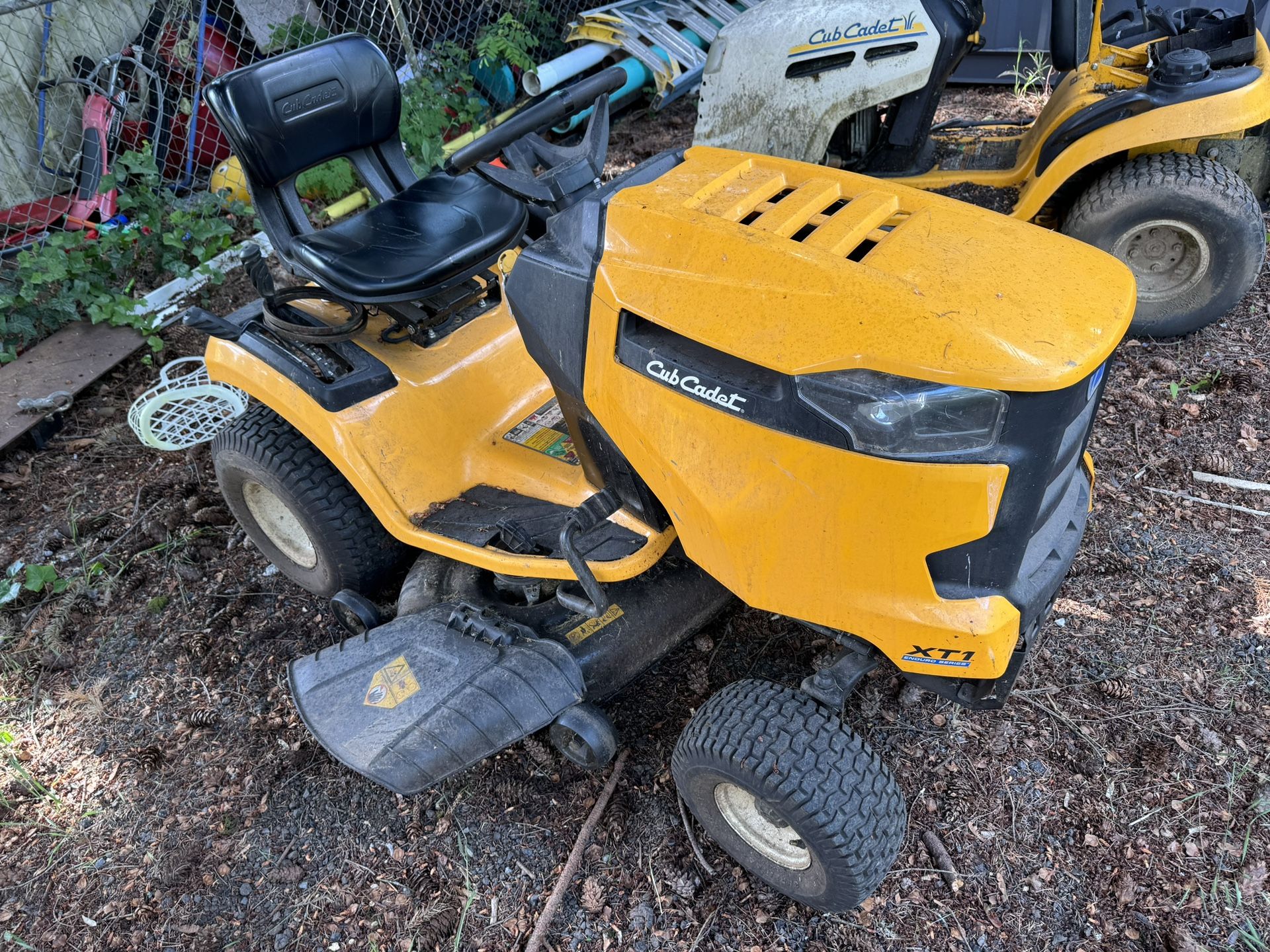 Cub Cadet Tractor Lawnmower