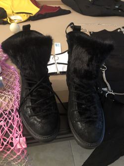 Exclusive mink boots size 8
