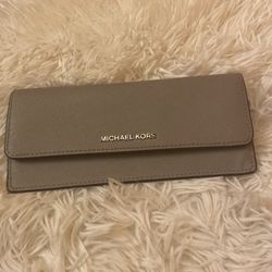 On Hold For Jhoanna!! 💕Authentic Michael Kors Gray Leather Wallet 