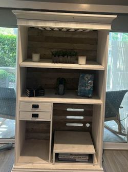 Kitchen hutch