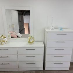 Dresser with mirror And Chest -Comoda Con Espejo Y Gavetero 
