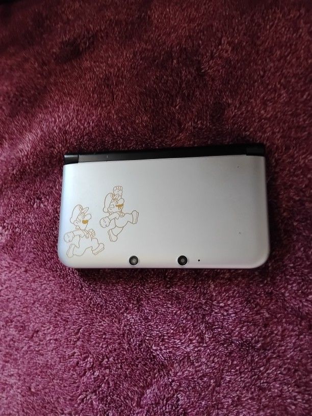 Rare 30th Anniversary Luigi Nintendo 3ds