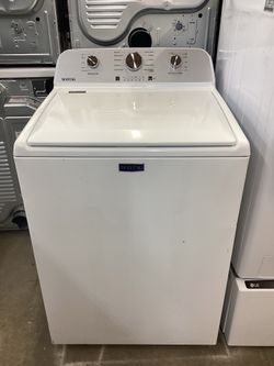 Maytag 4.5 cu.ft. Top Load Washer with Agitator New Scratch and Dent